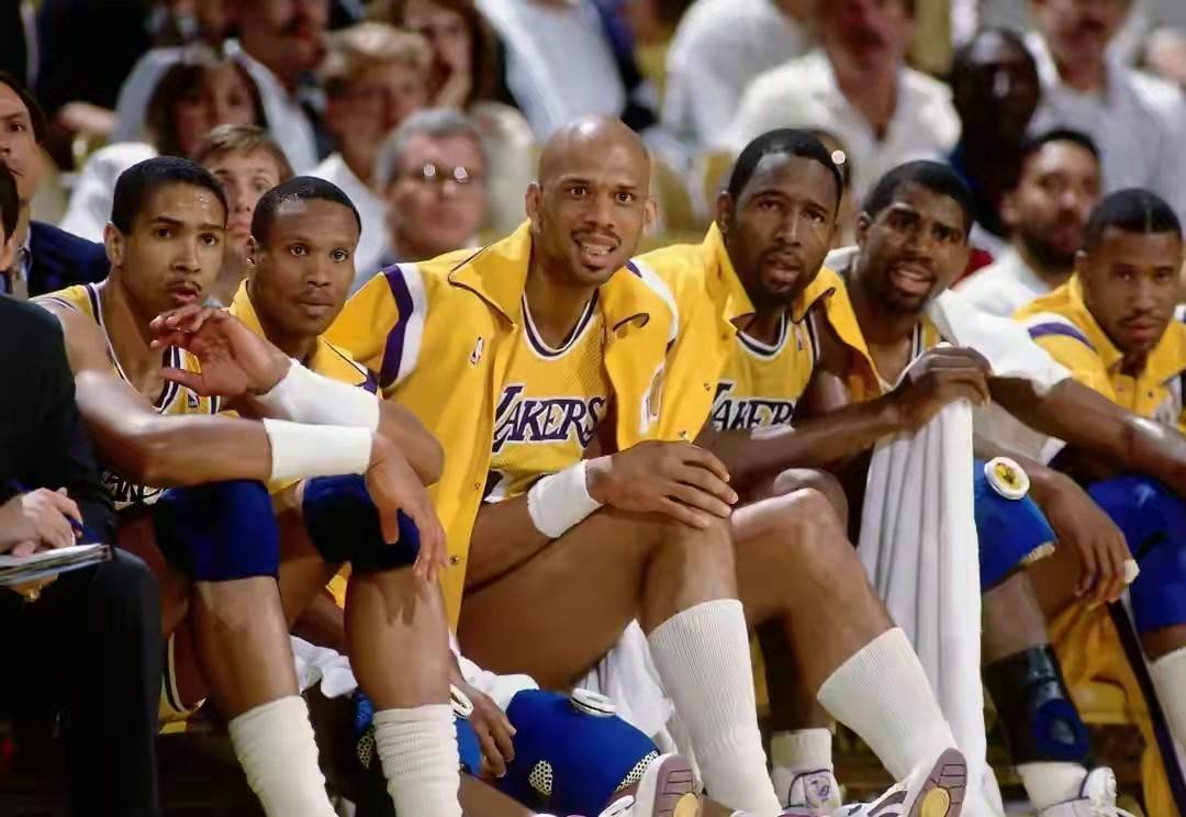 自己未近听 自己未近听